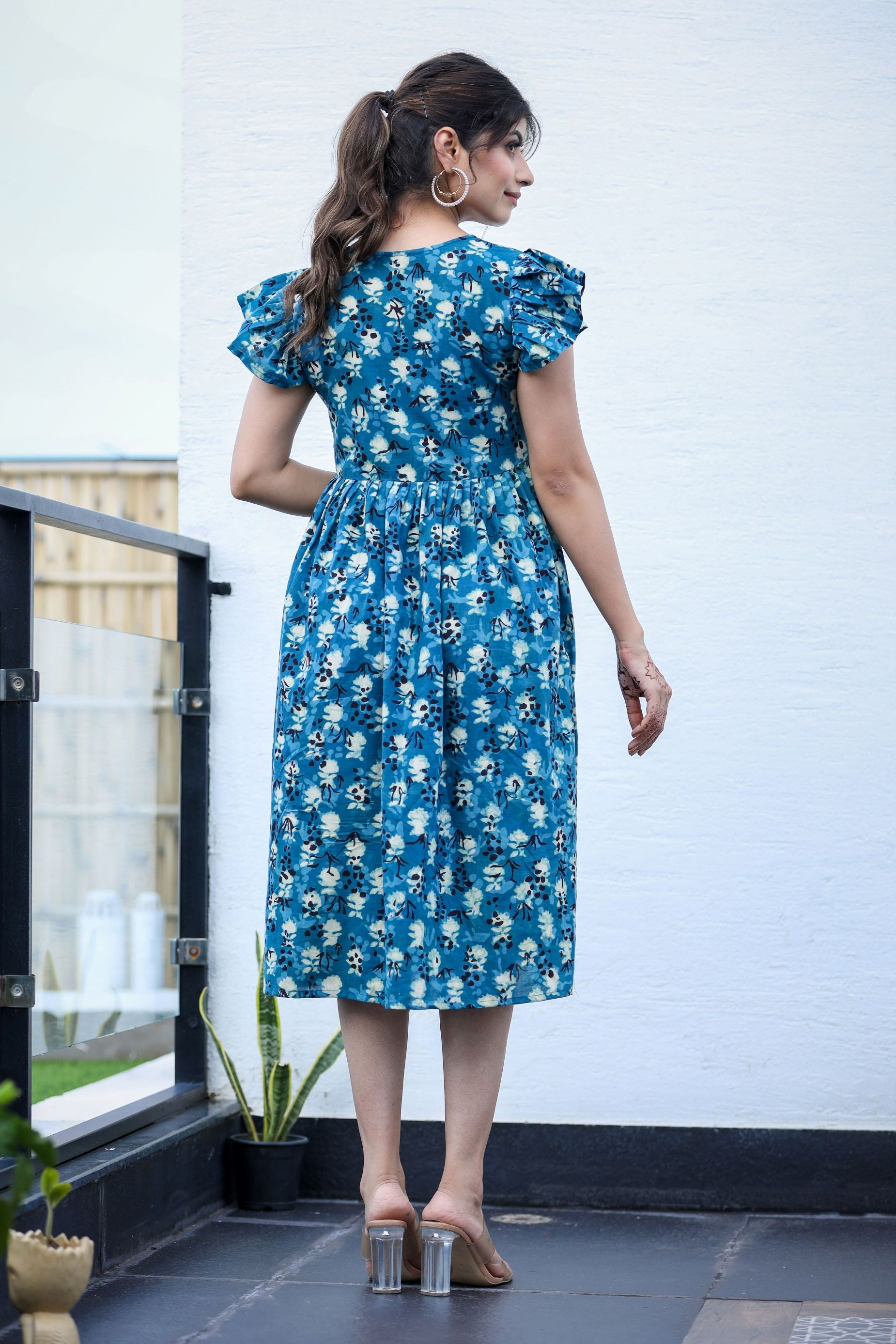 Blue Floral Midi Dress with Ruffled Sleeves