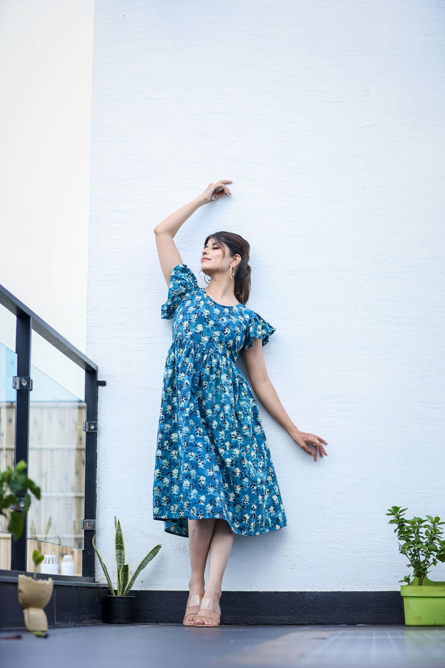 Blue Floral Midi Dress with Ruffled Sleeves