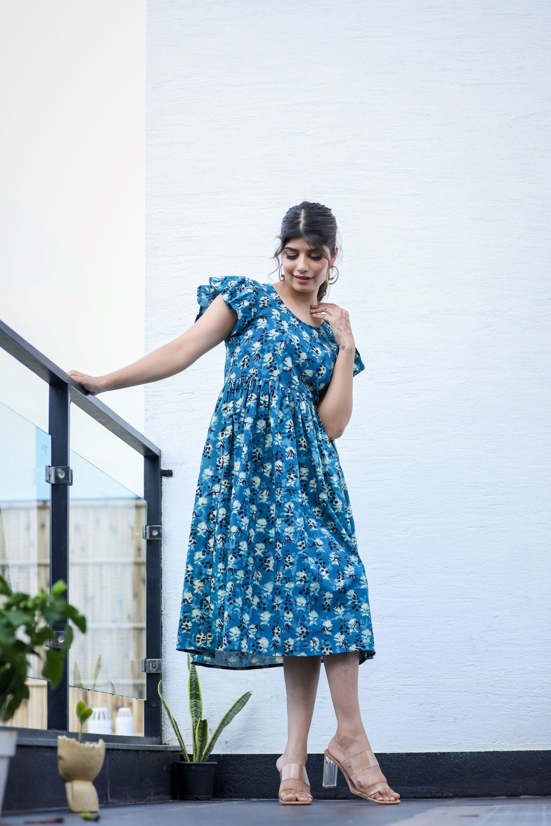 Blue Floral Midi Dress with Ruffled Sleeves