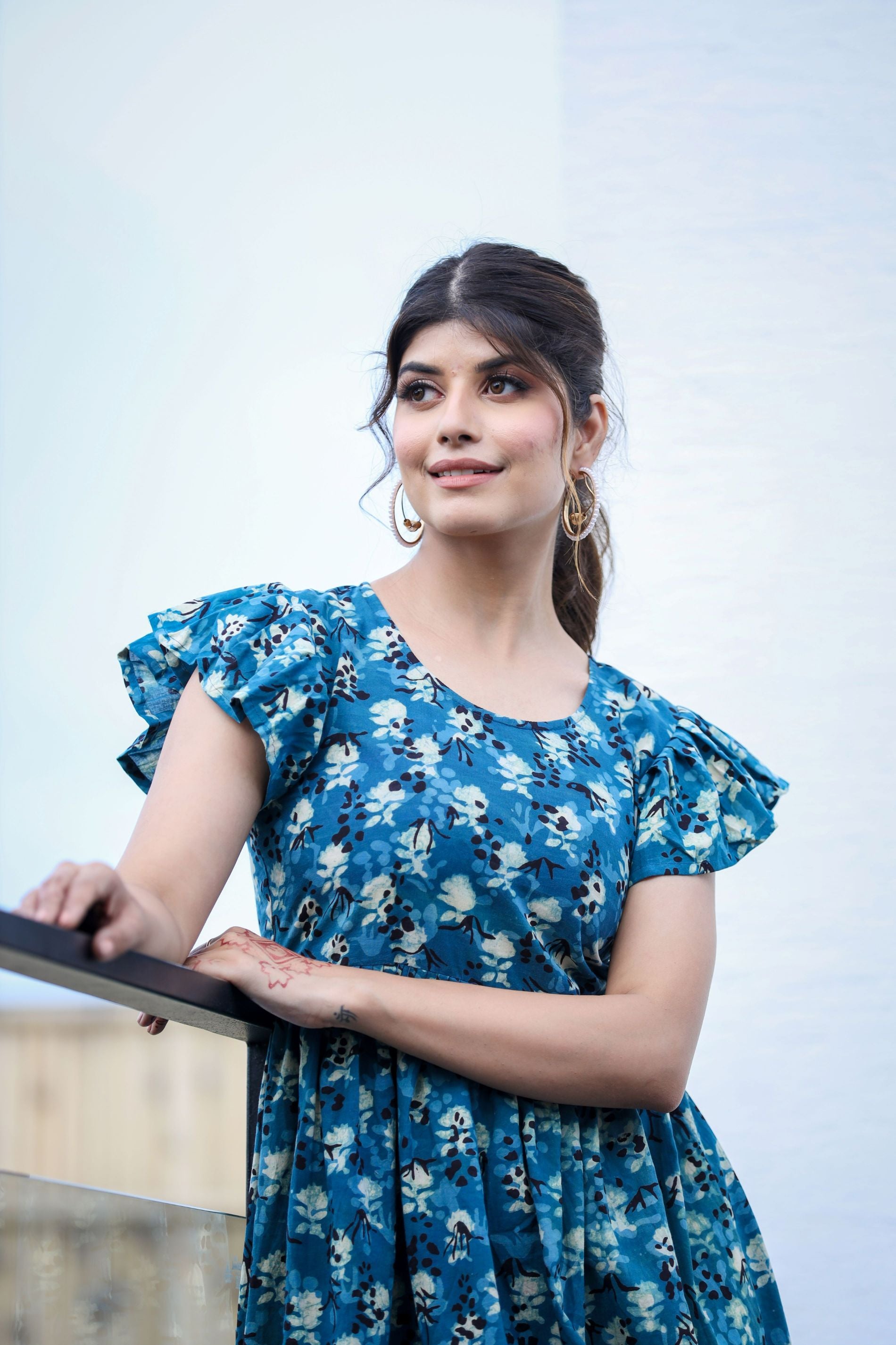 Blue Floral Midi Dress with Ruffled Sleeves