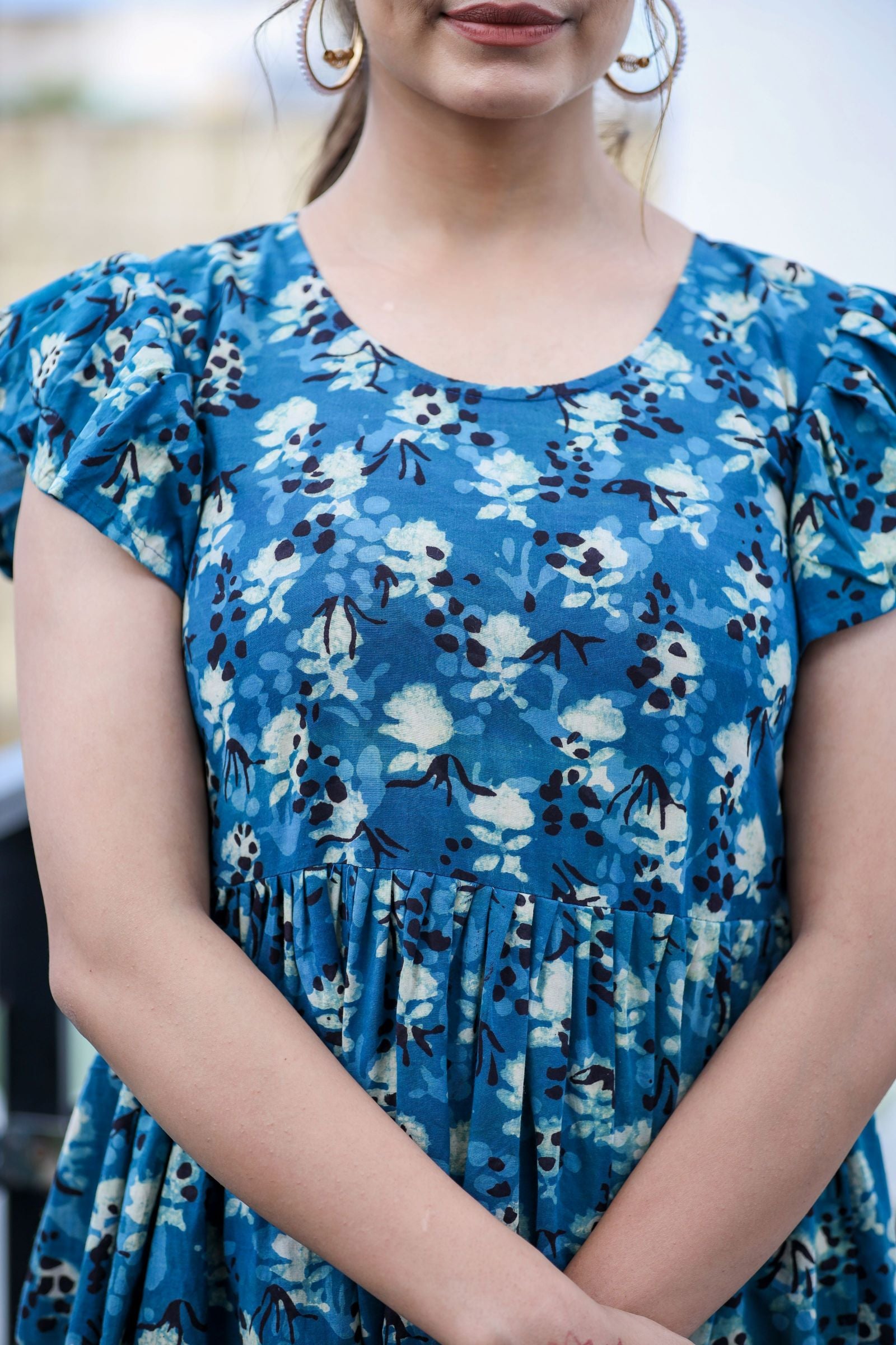 Blue Floral Midi Dress with Ruffled Sleeves